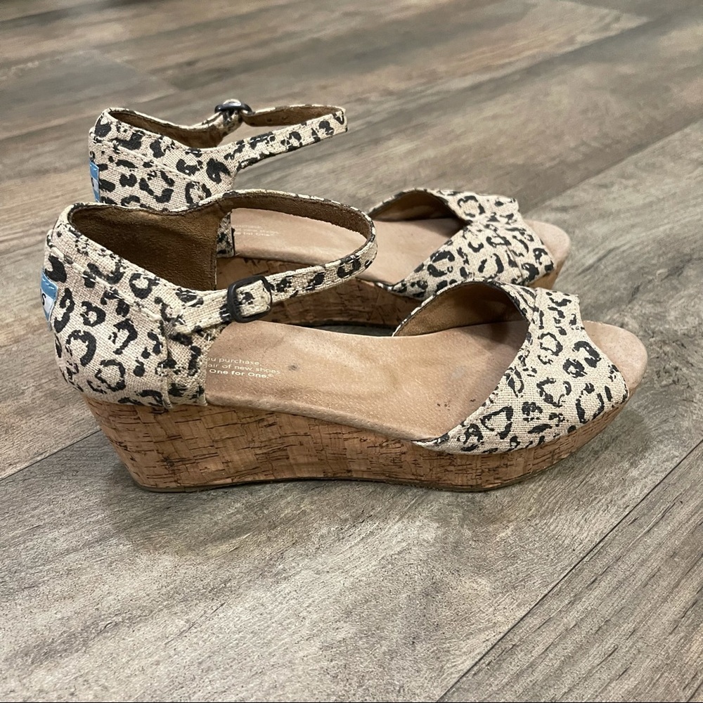 BOGO- TOMS Tan & Black Wedge Heel Sandals Size 8